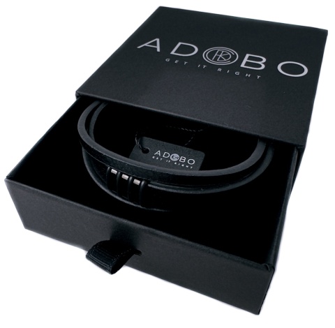 Czarna bransoletka rzemykowa ze skóry ekologicznej i zdobieniami ze stali nierdzewnej