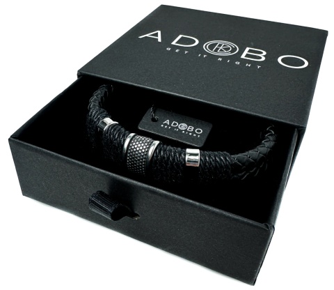 Czarna bransoletka rzemykowa ze skóry ekologicznej i zdobieniami ze stali nierdzewnej