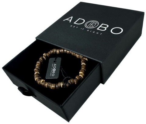 Brązowa drewniana bransoletka wykonana z łupiny ciemnego kokosa