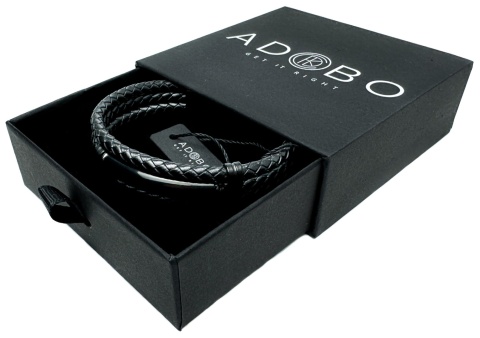 Czarna bransoletka rzemykowa ze skóry ekologicznej i stali nierdzewnej, z ozdobną czarną blaszką