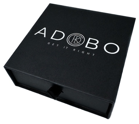 Czarna bransoletka rzemykowa ze skóry ekologicznej i stali nierdzewnej, z ozdobną czarną blaszką