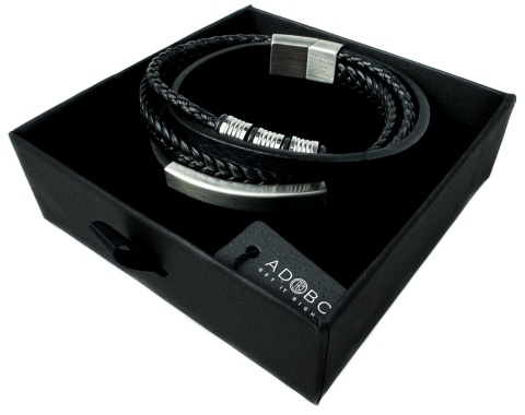 Czarna bransoletka rzemykowa ze skóry ekologicznej i zdobieniami ze stali nierdzewnej