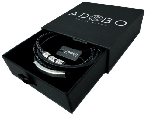 Czarna bransoletka rzemykowa ze skóry ekologicznej i zdobieniami ze stali nierdzewnej