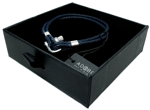 Niebieska bransoletka rzemykowa ze skóry ekologicznej, ze stalową szeklą i motywem marynistycznym - żeglarskim