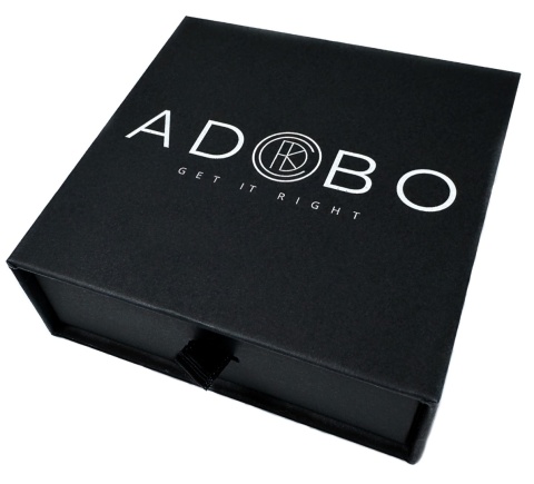 Czarna bransoletka rzemykowa ze skóry ekologicznej i stali nierdzewnej, ze splotem czarnych koralików i stalową blaszką