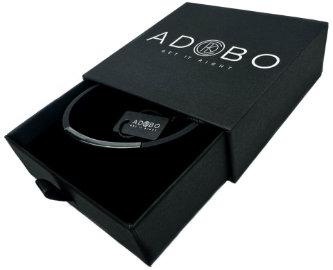 Czarna bransoletka rzemykowa ze skóry ekologicznej i zdobieniami ze stali nierdzewnej