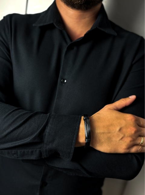 Czarna bransoletka rzemykowa ze skóry ekologicznej i zdobieniami ze stali nierdzewnej