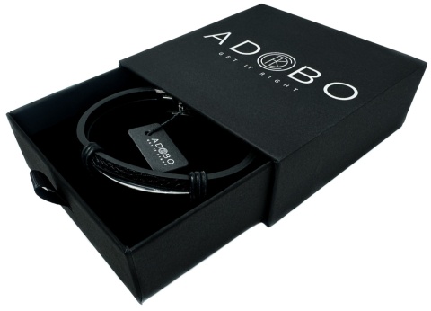 Czarna bransoletka rzemykowa ze skóry ekologicznej i zdobieniami ze stali nierdzewnej