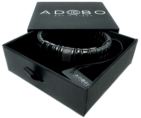 Czarna bransoletka rzemykowa ze skóry ekologicznej i zdobieniami ze stali nierdzewnej