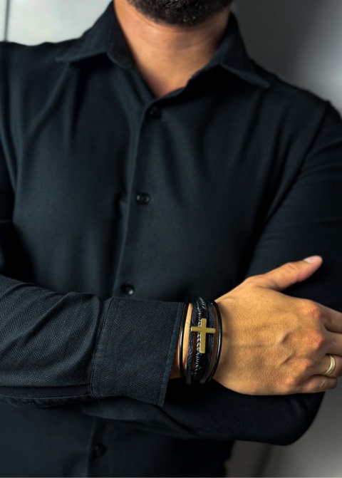 Czarna bransoletka rzemykowa ze skóry ekologicznej, z krzyżem ze stali nierdzewnej