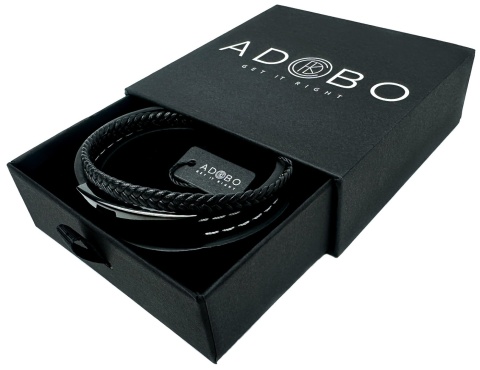 Czarna bransoletka rzemykowa ze skóry ekologicznej i zdobieniami ze stali nierdzewnej, z białym szwem