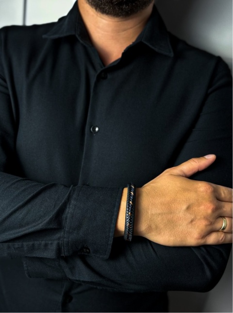 Czarna bransoletka rzemykowa ze skóry ekologicznej, z jasnobrązowymi szwami