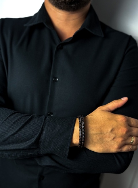 Czarna bransoletka rzemykowa ze skóry ekologicznej i stali nierdzewnej, z podwójnym splotem rzemykowym