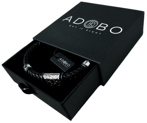 Czarna bransoletka rzemykowa ze skóry ekologicznej i zdobieniami ze stali nierdzewnej