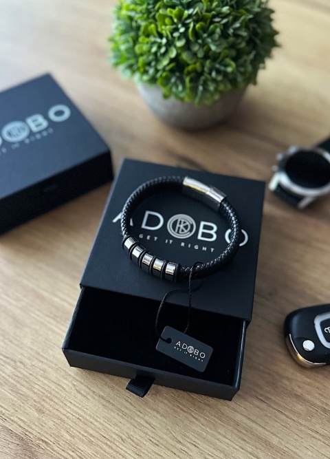 Czarna bransoletka rzemykowa ze skóry ekologicznej i zdobieniami ze stali nierdzewnej