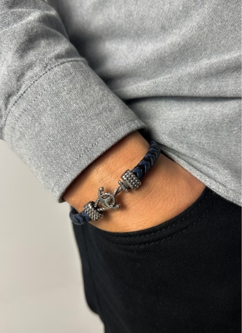 Niebieska bransoletka rzemykowa ze skóry ekologicznej i zdobieniami ze stali nierdzewnej