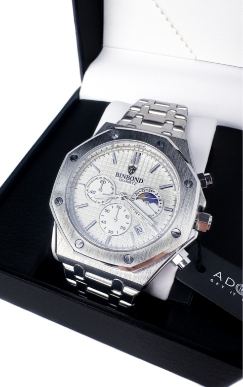 Zegarek męski z bransoletą ze stali nierdzewnej i chronografem